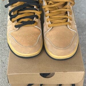 Nike Tan and Black Men's Sneakers